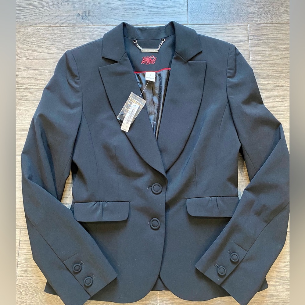NWT White House Black Market black blazer. Size 4.
